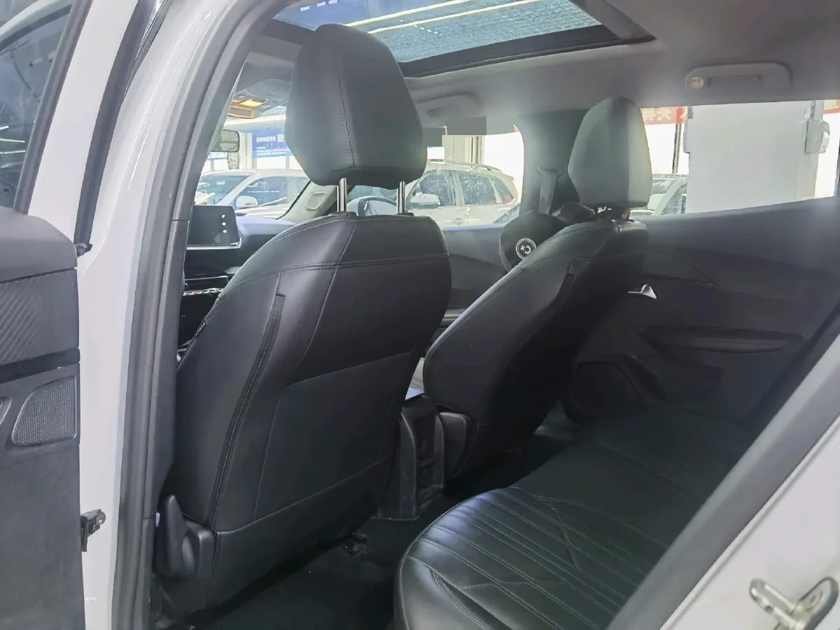 2022 Peugeot 2008 1.2T 136HP L3 6DCT,autocango,china used car exporter,china ev exporter,chinese used car exporter,chinese used ev exporter