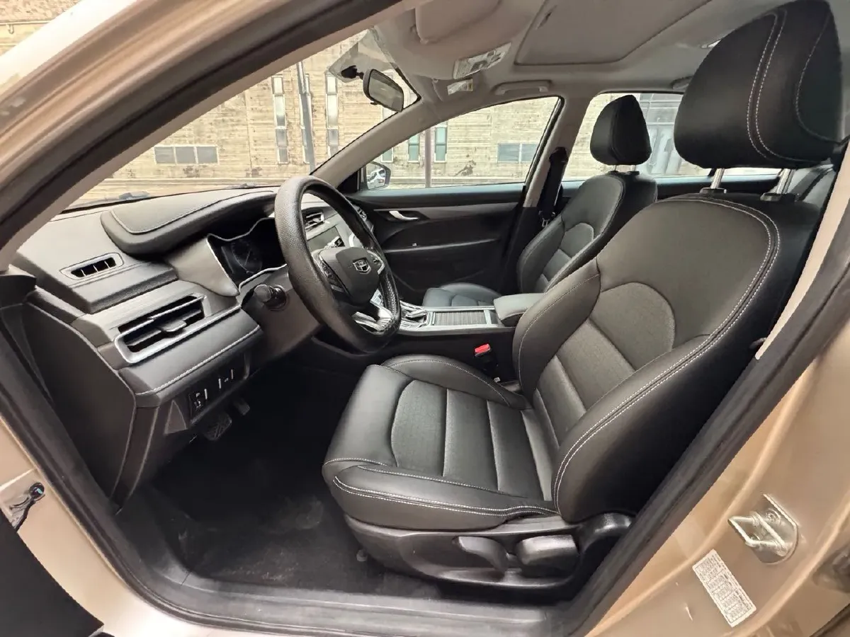 2021 BaoJun 530 1.5T 147HP L4 CVT,autocango,china used car exporter,china ev exporter,chinese used car exporter,chinese used ev exporter