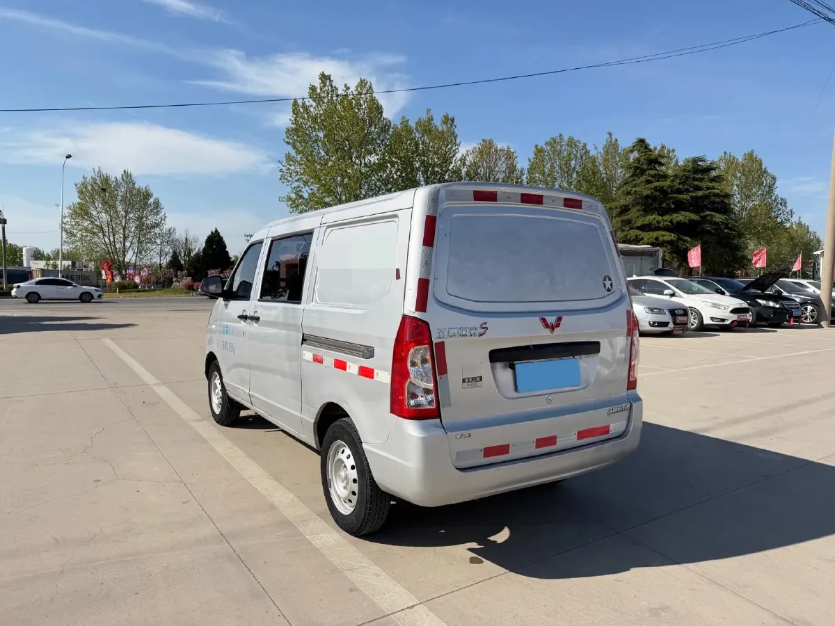 2019 WuLing RongGuang 1.5L 107HP L4 5MT,autocango,china used car exporter,china ev exporter,chinese used car exporter,chinese used ev exporter