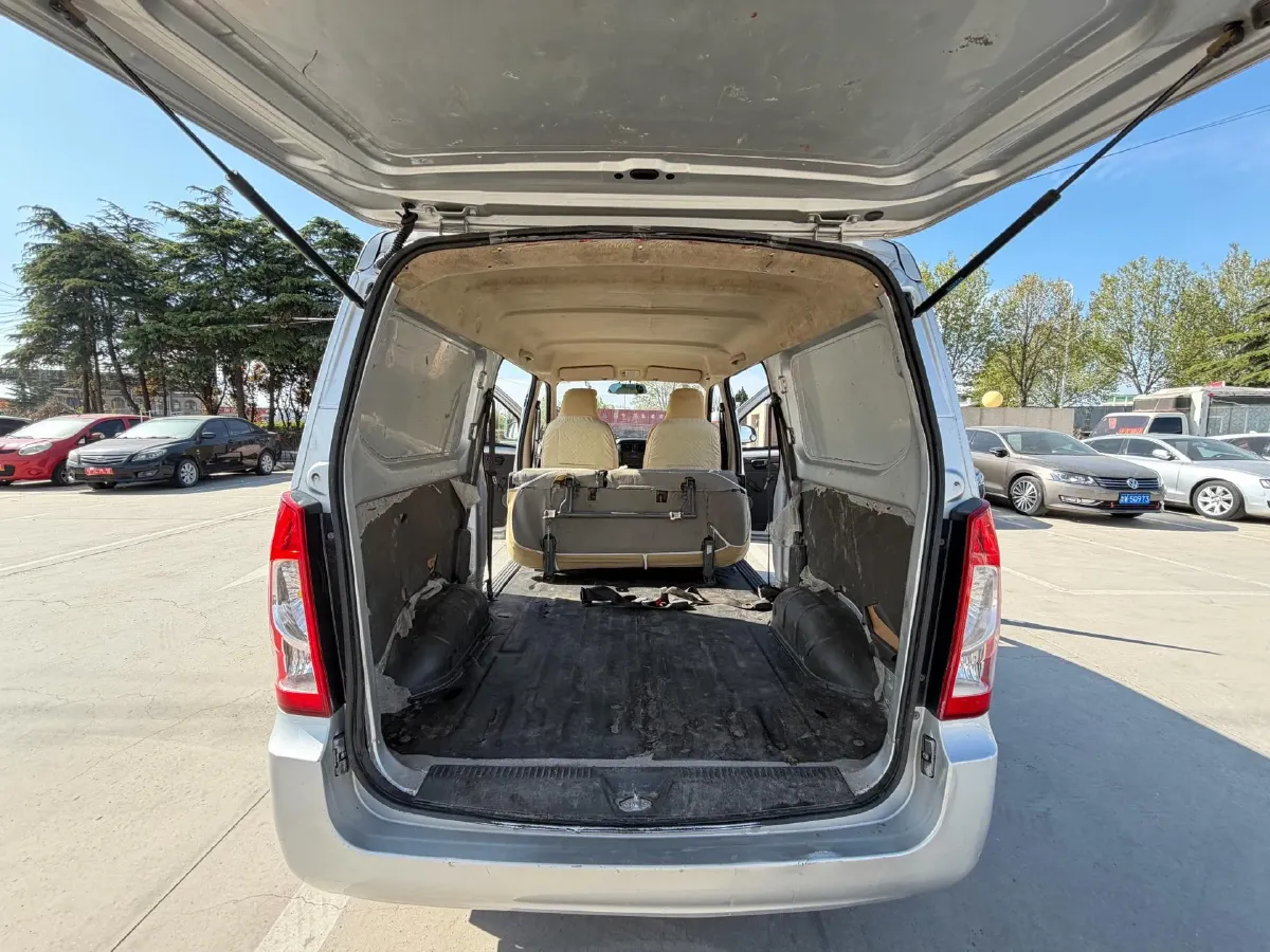 2019 WuLing RongGuang 1.5L 107HP L4 5MT,autocango,china used car exporter,china ev exporter,chinese used car exporter,chinese used ev exporter