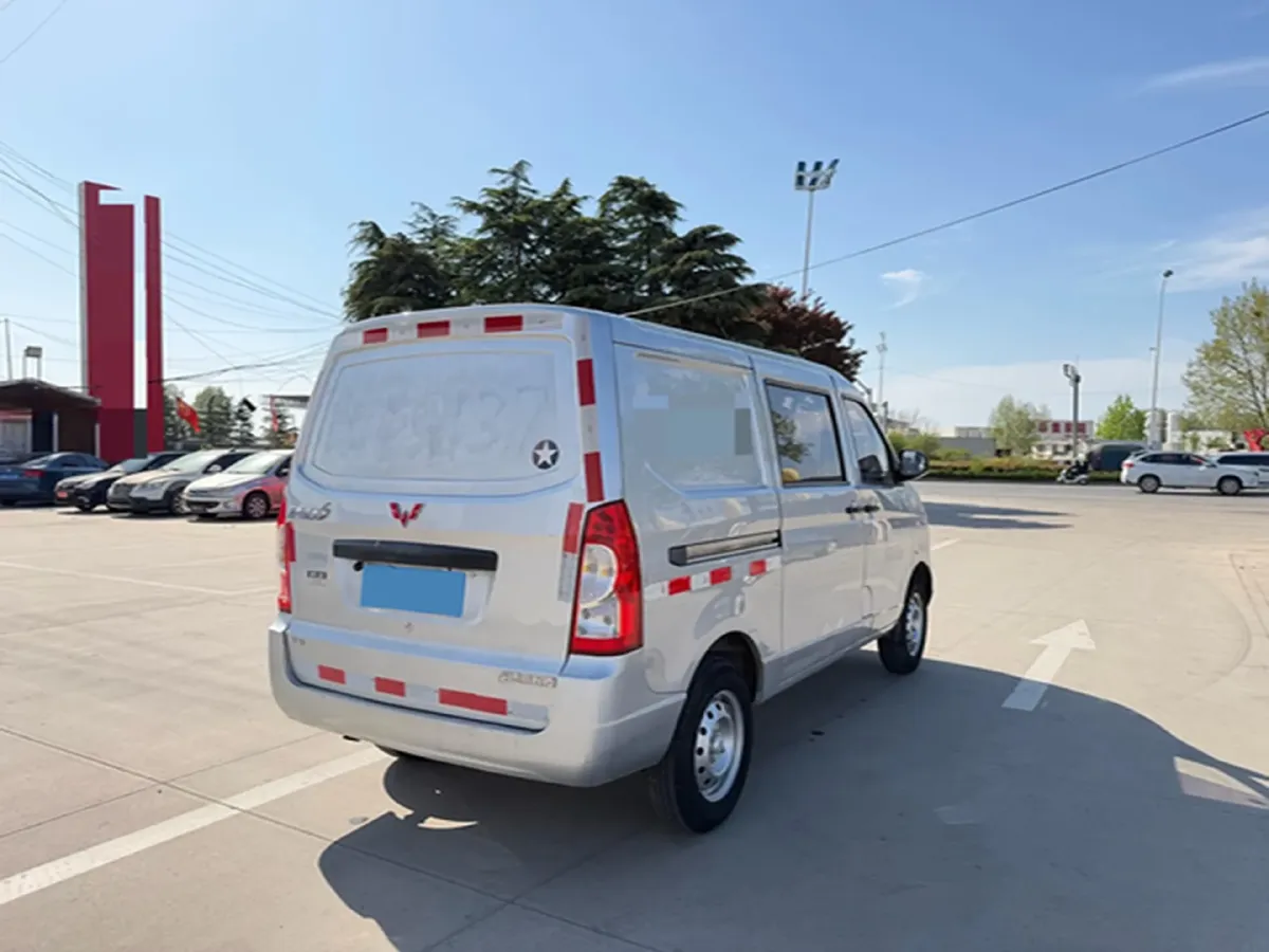 2019 WuLing RongGuang 1.5L 107HP L4 5MT,autocango,china used car exporter,china ev exporter,chinese used car exporter,chinese used ev exporter