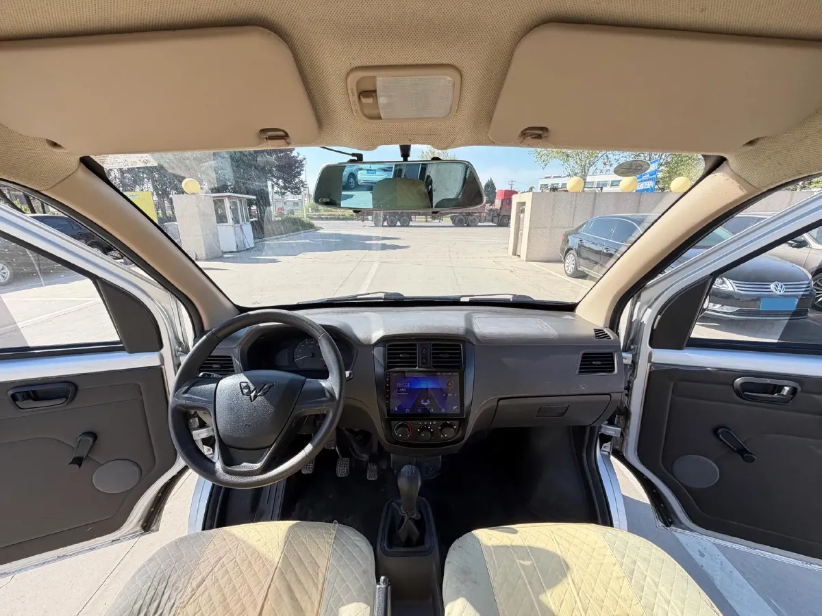 2019 WuLing RongGuang 1.5L 107HP L4 5MT,autocango,china used car exporter,china ev exporter,chinese used car exporter,chinese used ev exporter