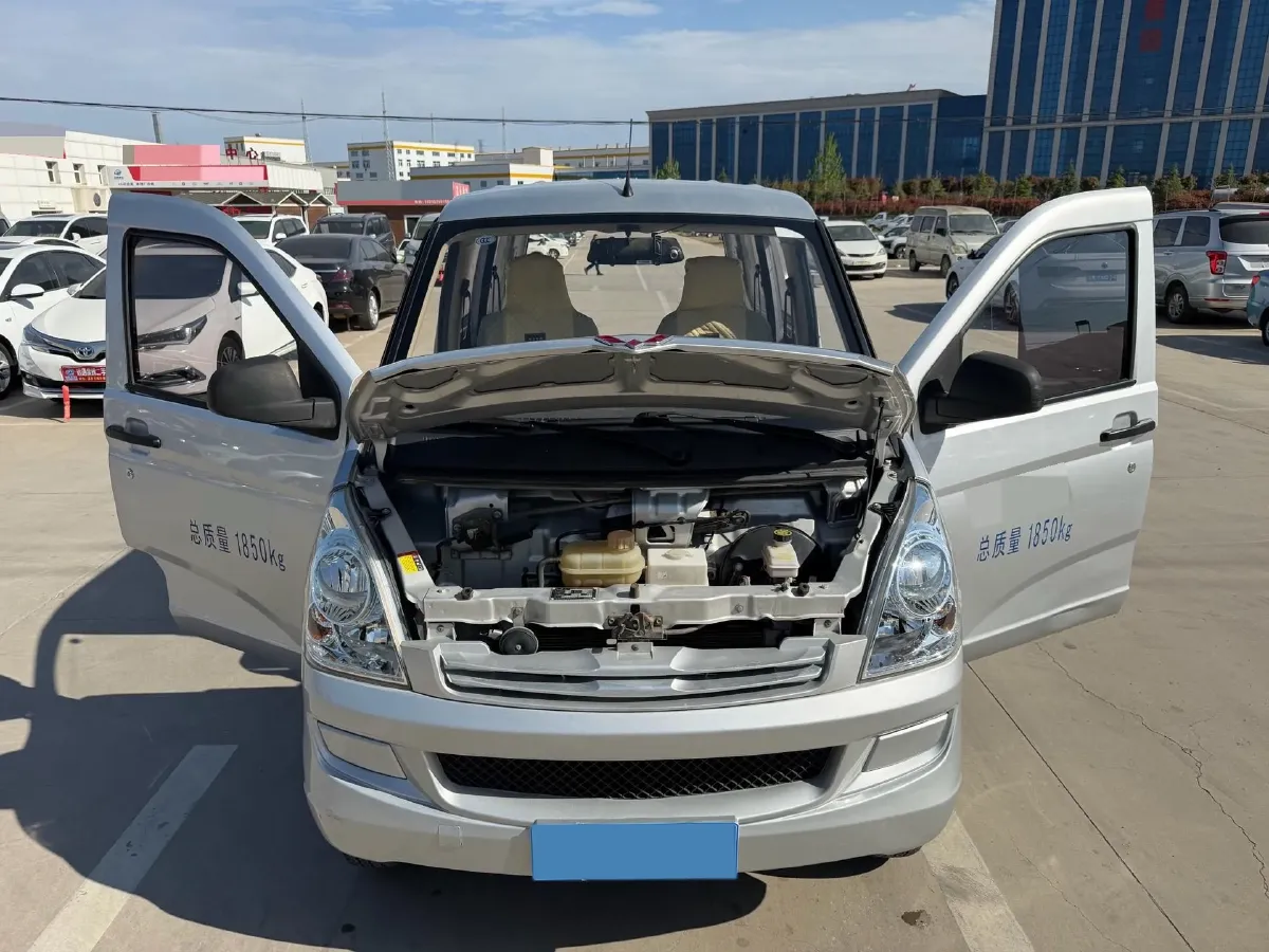 2019 WuLing RongGuang 1.5L 107HP L4 5MT,autocango,china used car exporter,china ev exporter,chinese used car exporter,chinese used ev exporter