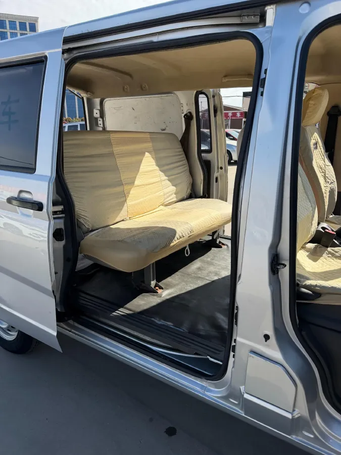 2019 WuLing RongGuang 1.5L 107HP L4 5MT,autocango,china used car exporter,china ev exporter,chinese used car exporter,chinese used ev exporter