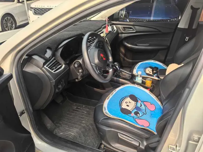 2020 Roewe i5 1.5L 120HP L4 CVT,autocango,china used car exporter,china ev exporter,chinese used car exporter,chinese used ev exporter