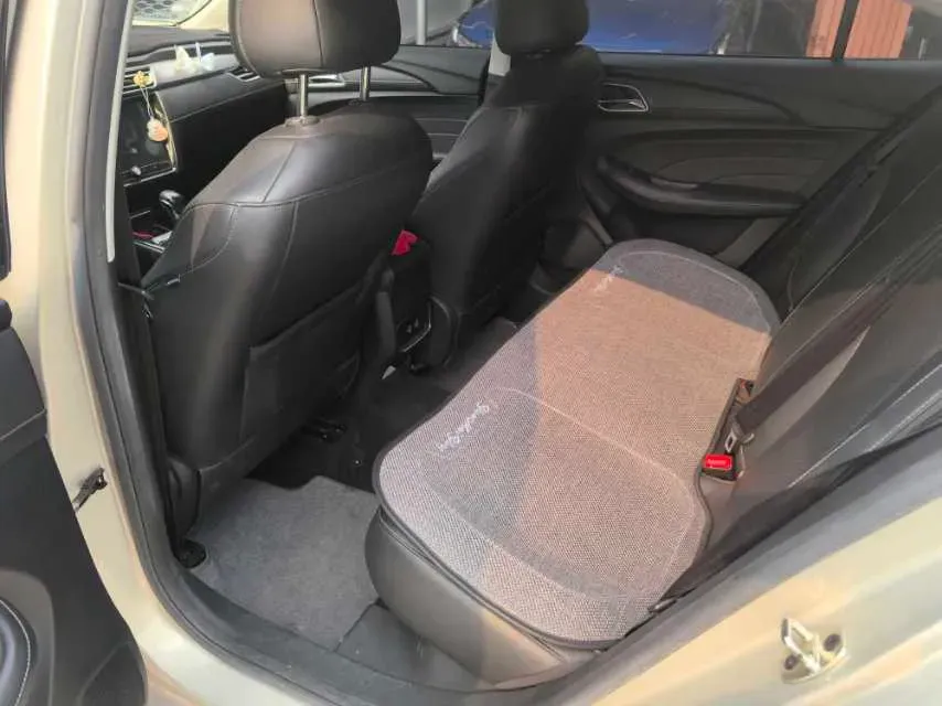 2020 Roewe i5 1.5L 120HP L4 CVT,autocango,china used car exporter,china ev exporter,chinese used car exporter,chinese used ev exporter