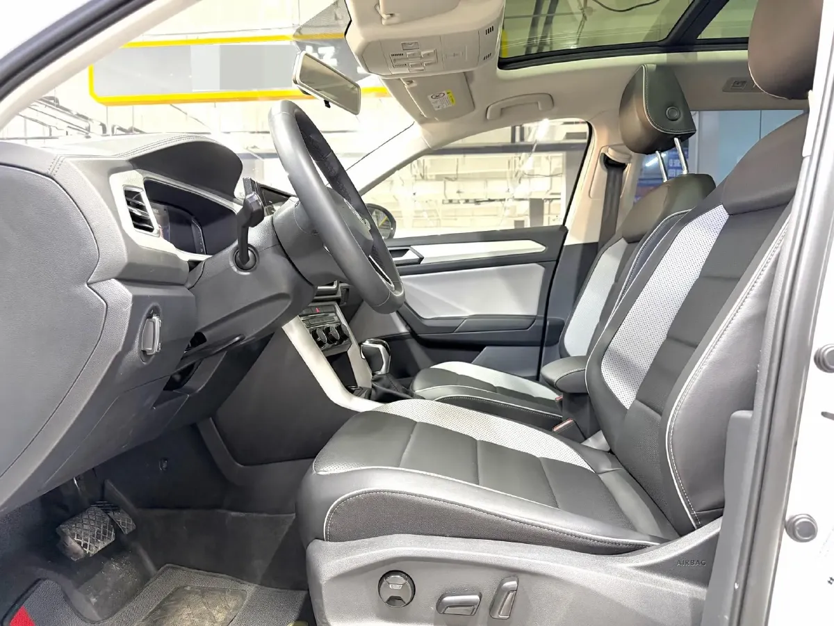 2023 Volkswagen T-Roc 1.4T 150HP L4 7DCT,autocango,china used car exporter,china ev exporter,chinese used car exporter,chinese used ev exporter