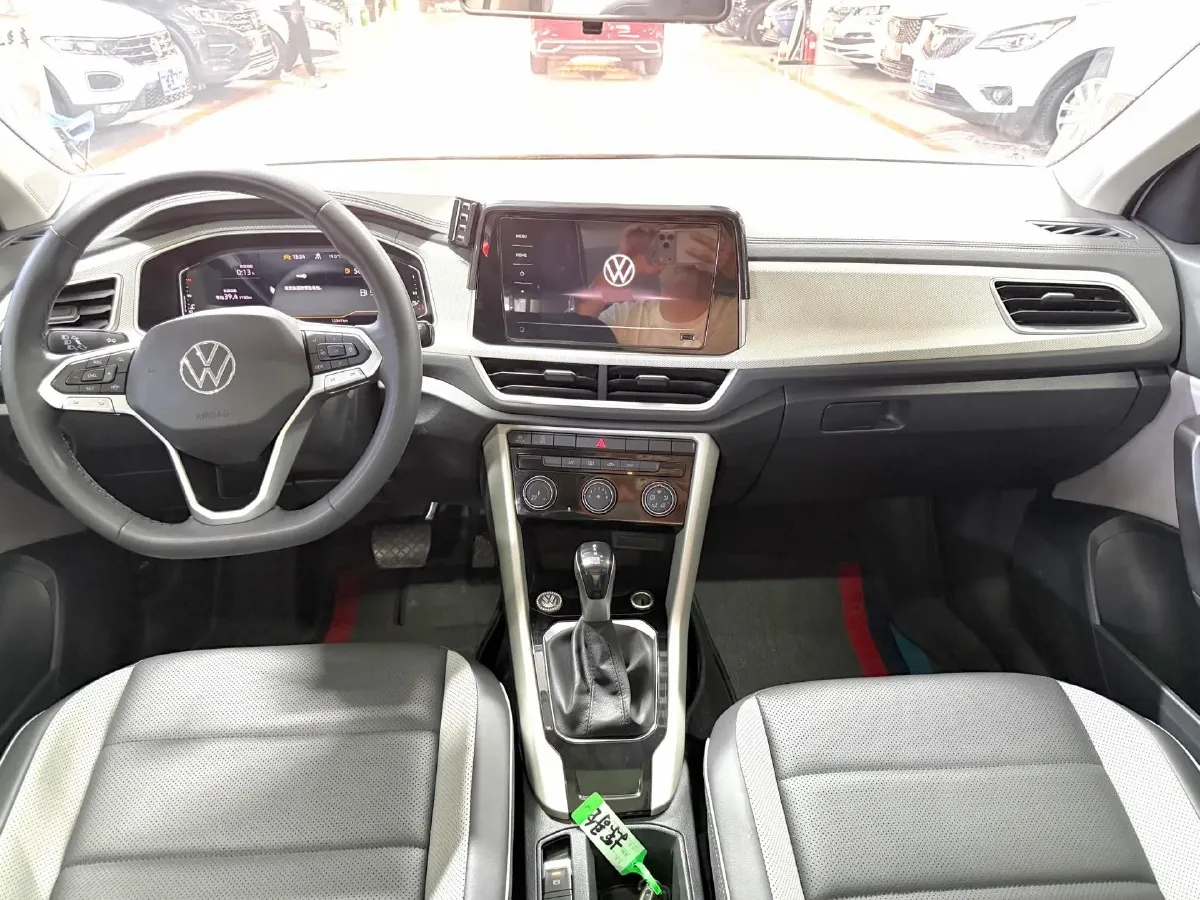 2023 Volkswagen T-Roc 1.4T 150HP L4 7DCT,autocango,china used car exporter,china ev exporter,chinese used car exporter,chinese used ev exporter