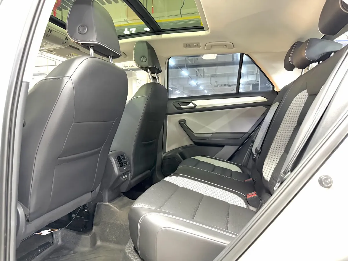 2023 Volkswagen T-Roc 1.4T 150HP L4 7DCT,autocango,china used car exporter,china ev exporter,chinese used car exporter,chinese used ev exporter