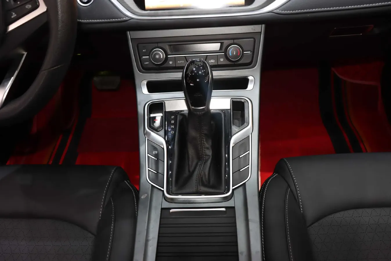 2021 BaoJun 530 1.5T 147HP L4 CVT,autocango,china used car exporter,china ev exporter,chinese used car exporter,chinese used ev exporter