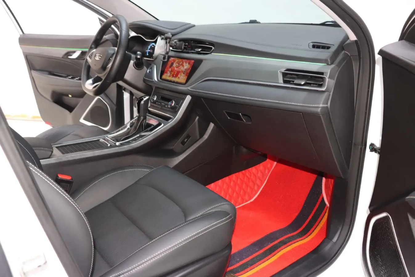 2021 BaoJun 530 1.5T 147HP L4 CVT,autocango,china used car exporter,china ev exporter,chinese used car exporter,chinese used ev exporter