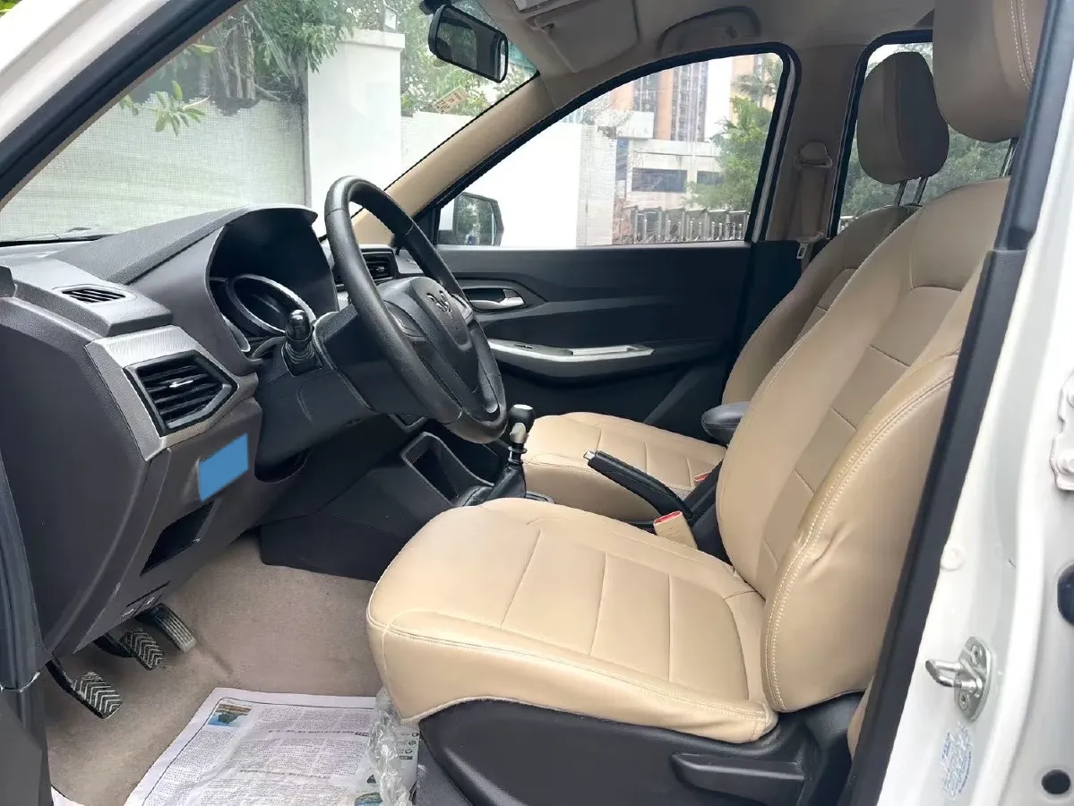 2021 WuLing RongGuang New Truck 1.5L 99HP L4 5MT,autocango,china used car exporter,china ev exporter,chinese used car exporter,chinese used ev exporter