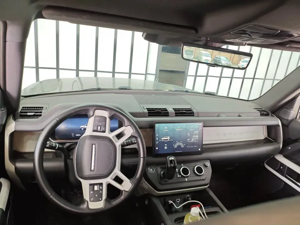 2024 Land Rover Defender 3.0T 400HP L6 8AT,autocango,china used car exporter,china ev exporter,chinese used car exporter,chinese used ev exporter