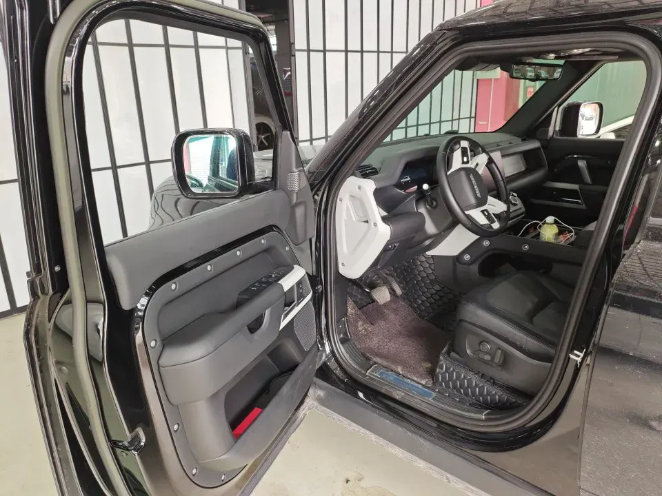 2024 Land Rover Defender 3.0T 400HP L6 8AT,autocango,china used car exporter,china ev exporter,chinese used car exporter,chinese used ev exporter