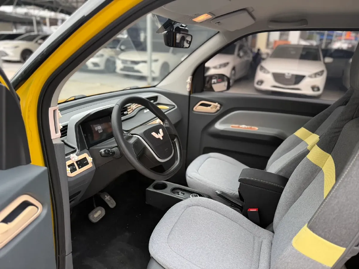 2021 WuLing HongGuang MINI EV BEV 13.9KWH,autocango,china used car exporter,china ev exporter,chinese used car exporter,chinese used ev exporter