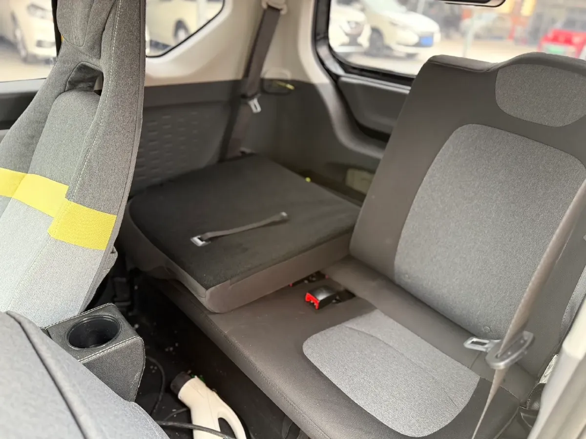 2021 WuLing HongGuang MINI EV BEV 13.9KWH,autocango,china used car exporter,china ev exporter,chinese used car exporter,chinese used ev exporter