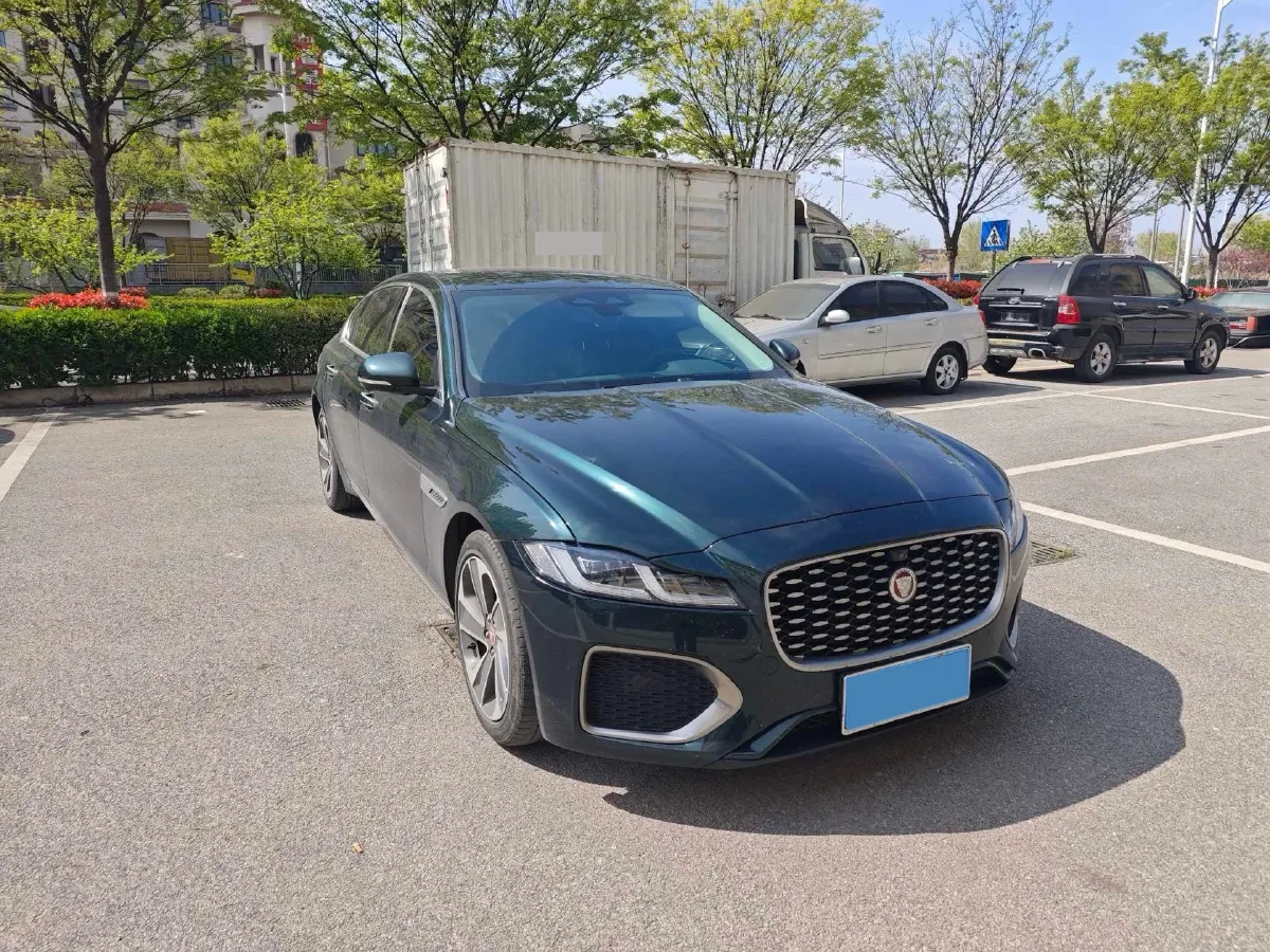 2022 Jaguar XFL 2.0T 200HP L4 8AT,autocango,china used car exporter,china ev exporter,chinese used car exporter,chinese used ev exporter