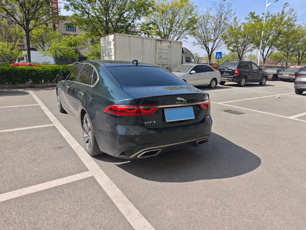 2022 Jaguar XFL 2.0T 200HP L4 8AT,autocango,china used car exporter,china ev exporter,chinese used car exporter,chinese used ev exporter