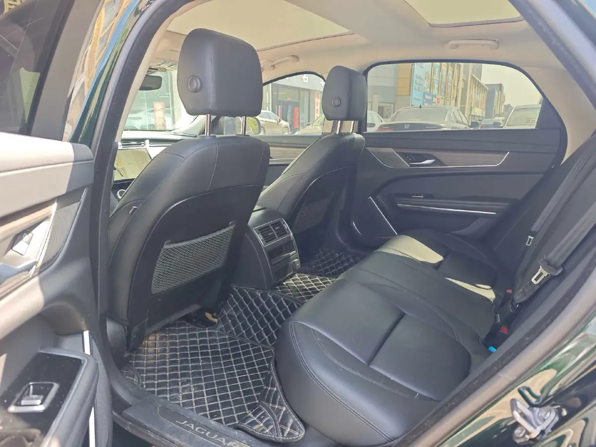 2022 Jaguar XFL 2.0T 200HP L4 8AT,autocango,china used car exporter,china ev exporter,chinese used car exporter,chinese used ev exporter