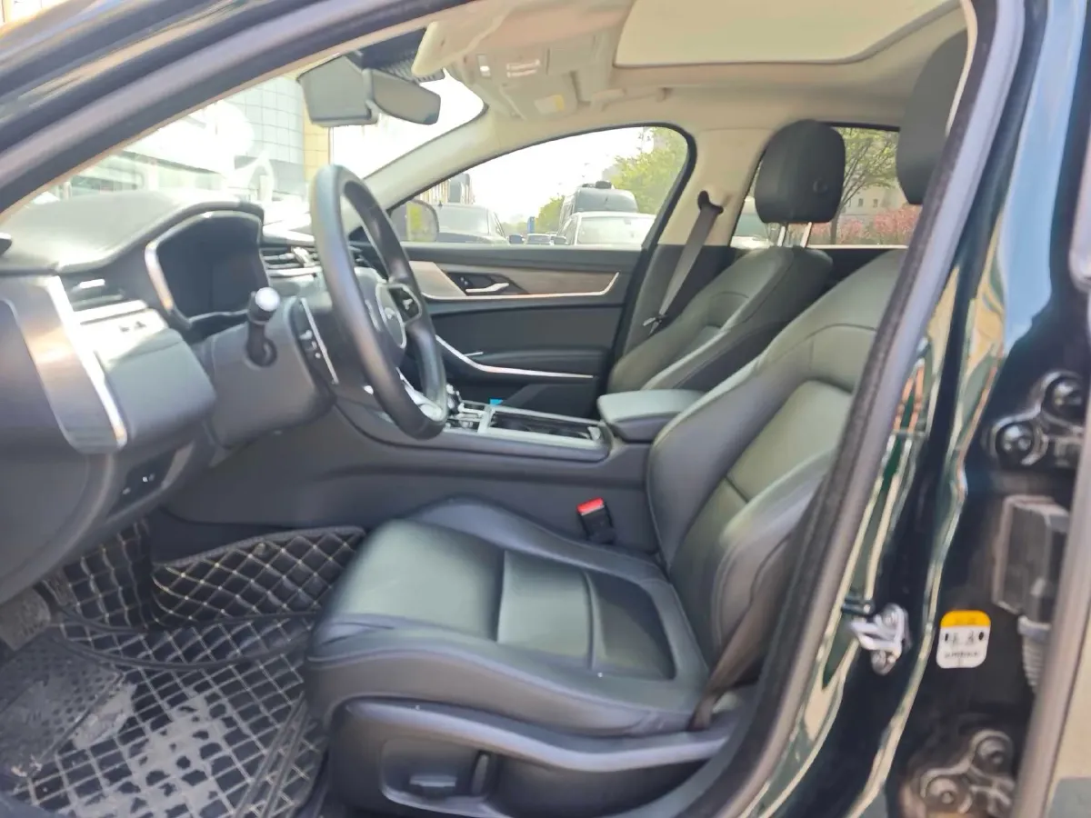 2022 Jaguar XFL 2.0T 200HP L4 8AT,autocango,china used car exporter,china ev exporter,chinese used car exporter,chinese used ev exporter