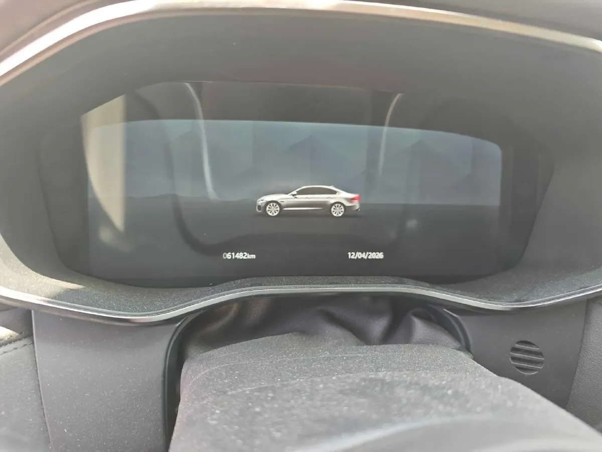 2022 Jaguar XFL 2.0T 200HP L4 8AT,autocango,china used car exporter,china ev exporter,chinese used car exporter,chinese used ev exporter