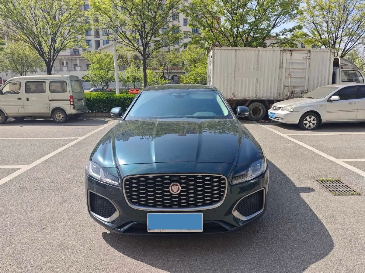 2022 Jaguar XFL 2.0T 200HP L4 8AT,autocango,china used car exporter,china ev exporter,chinese used car exporter,chinese used ev exporter