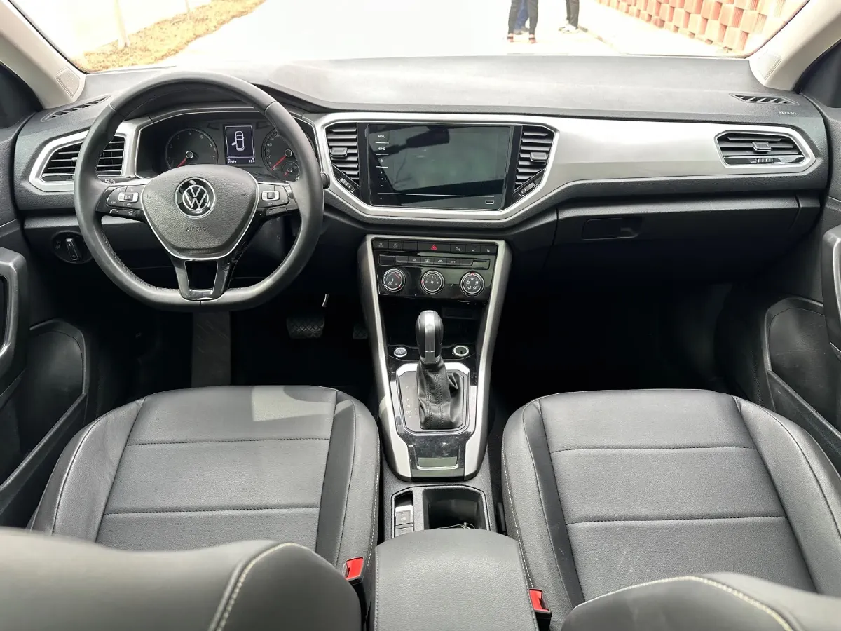 2022 Volkswagen T-Roc 1.4T 150HP L4 7DCT,autocango,china used car exporter,china ev exporter,chinese used car exporter,chinese used ev exporter