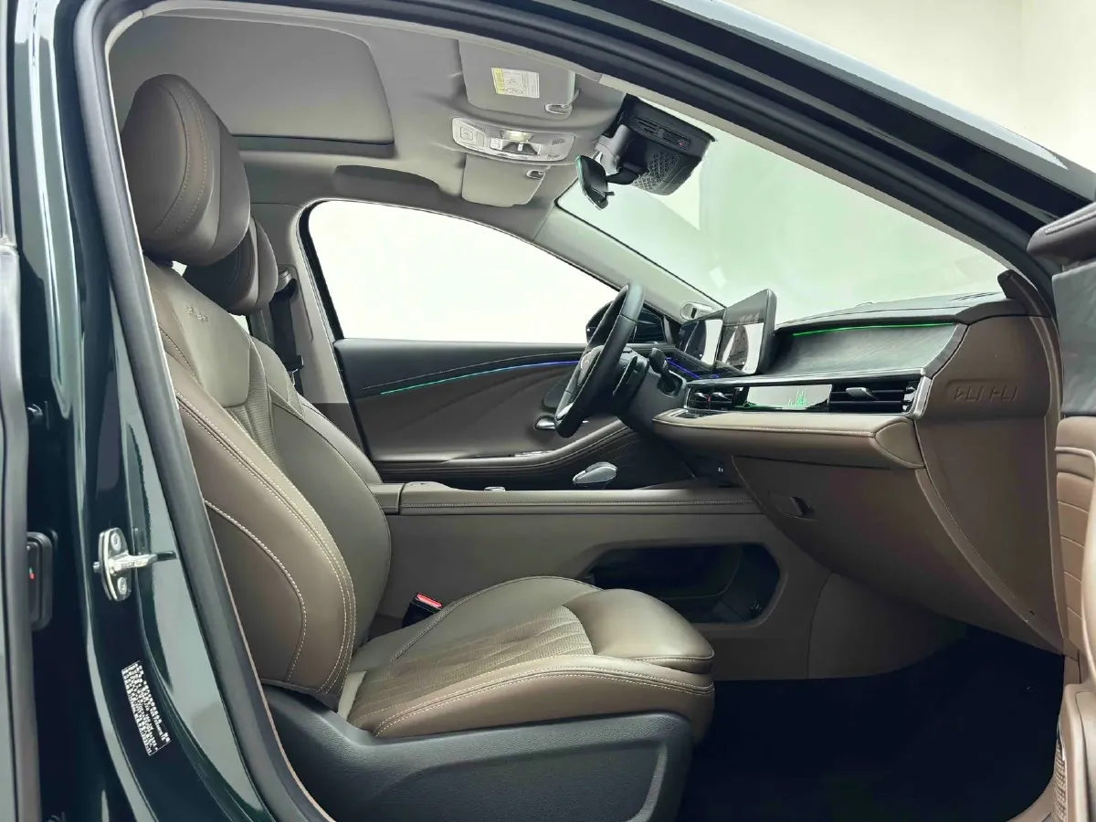 2023 Chery Arrizo 8 2.0T 254HP L4 7DCT,autocango,china used car exporter,china ev exporter,chinese used car exporter,chinese used ev exporter