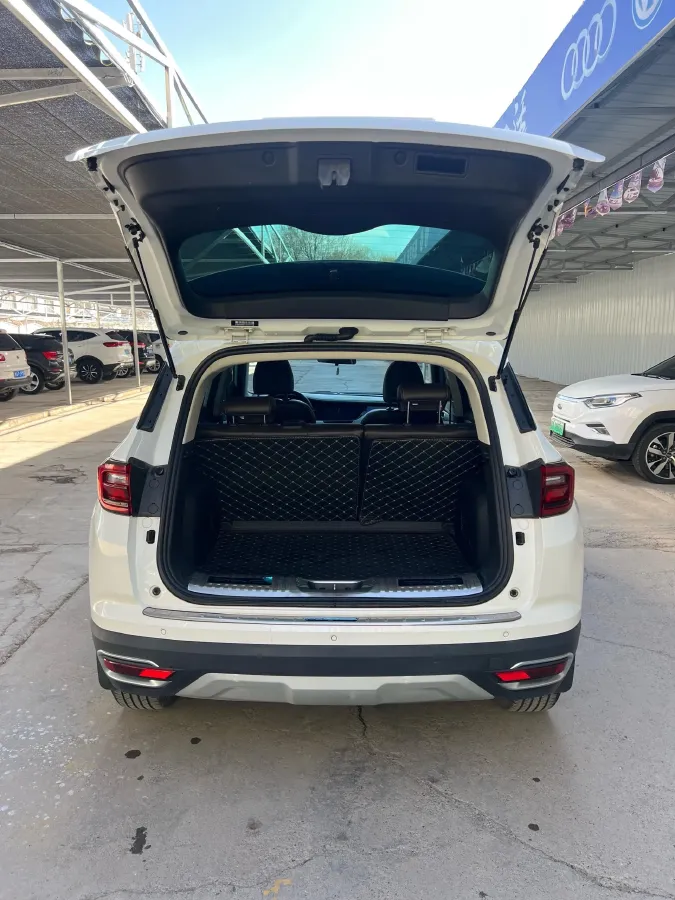 2019 ChangAn CS35 Plus 1.6L 128HP L4 5MT,autocango,china used car exporter,china ev exporter,chinese used car exporter,chinese used ev exporter