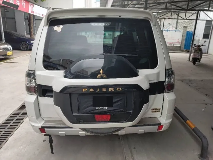 2018 Mitsubishi Pajero 3.0L 174HP V6 5AT,autocango,china used car exporter,china ev exporter,chinese used car exporter,chinese used ev exporter