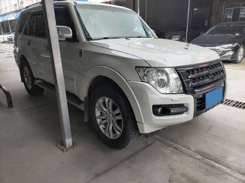 2018 Mitsubishi Pajero 3.0L 174HP V6 5AT,autocango,china used car exporter,china ev exporter,chinese used car exporter,chinese used ev exporter