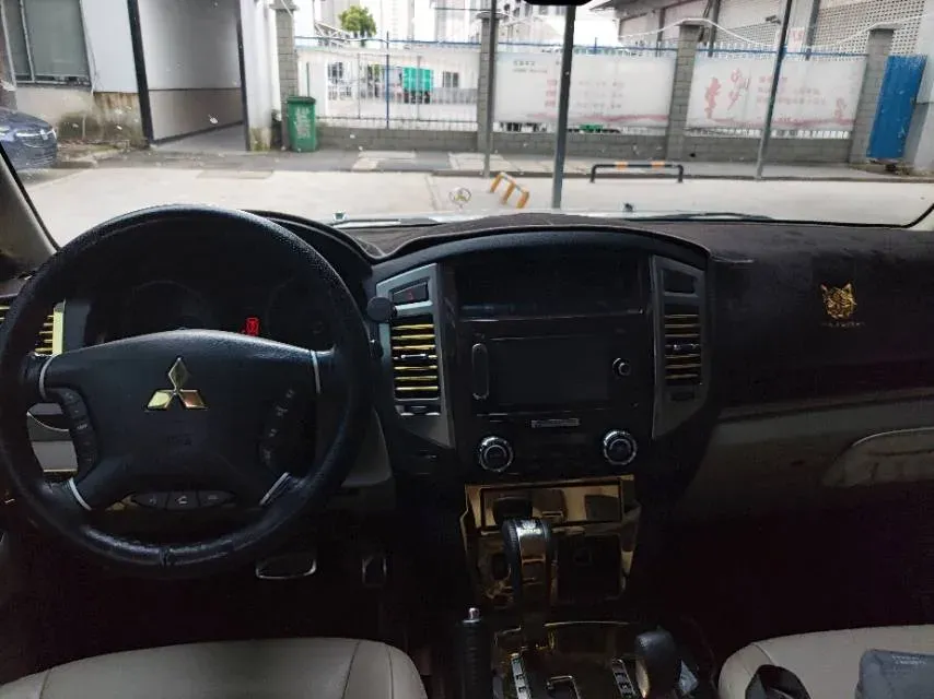 2018 Mitsubishi Pajero 3.0L 174HP V6 5AT,autocango,china used car exporter,china ev exporter,chinese used car exporter,chinese used ev exporter