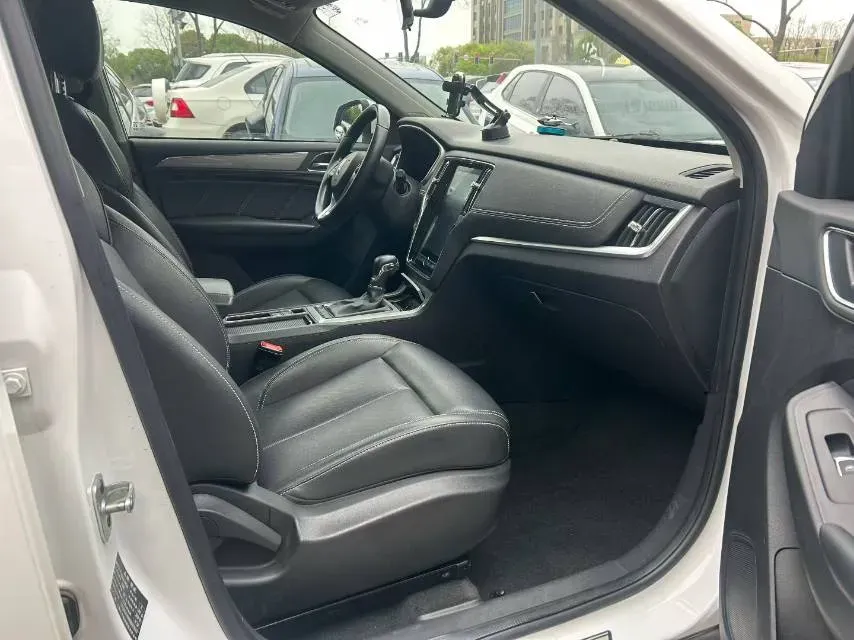 2020 Roewe i6 1.5T 169HP L4 7DCT,autocango,china used car exporter,china ev exporter,chinese used car exporter,chinese used ev exporter