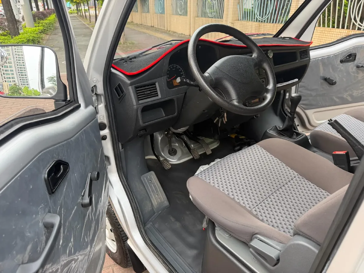 2023 WuLing ZhiGuang Mini Truck 1.5L 102HP L4 5MT,autocango,china used car exporter,china ev exporter,chinese used car exporter,chinese used ev exporter