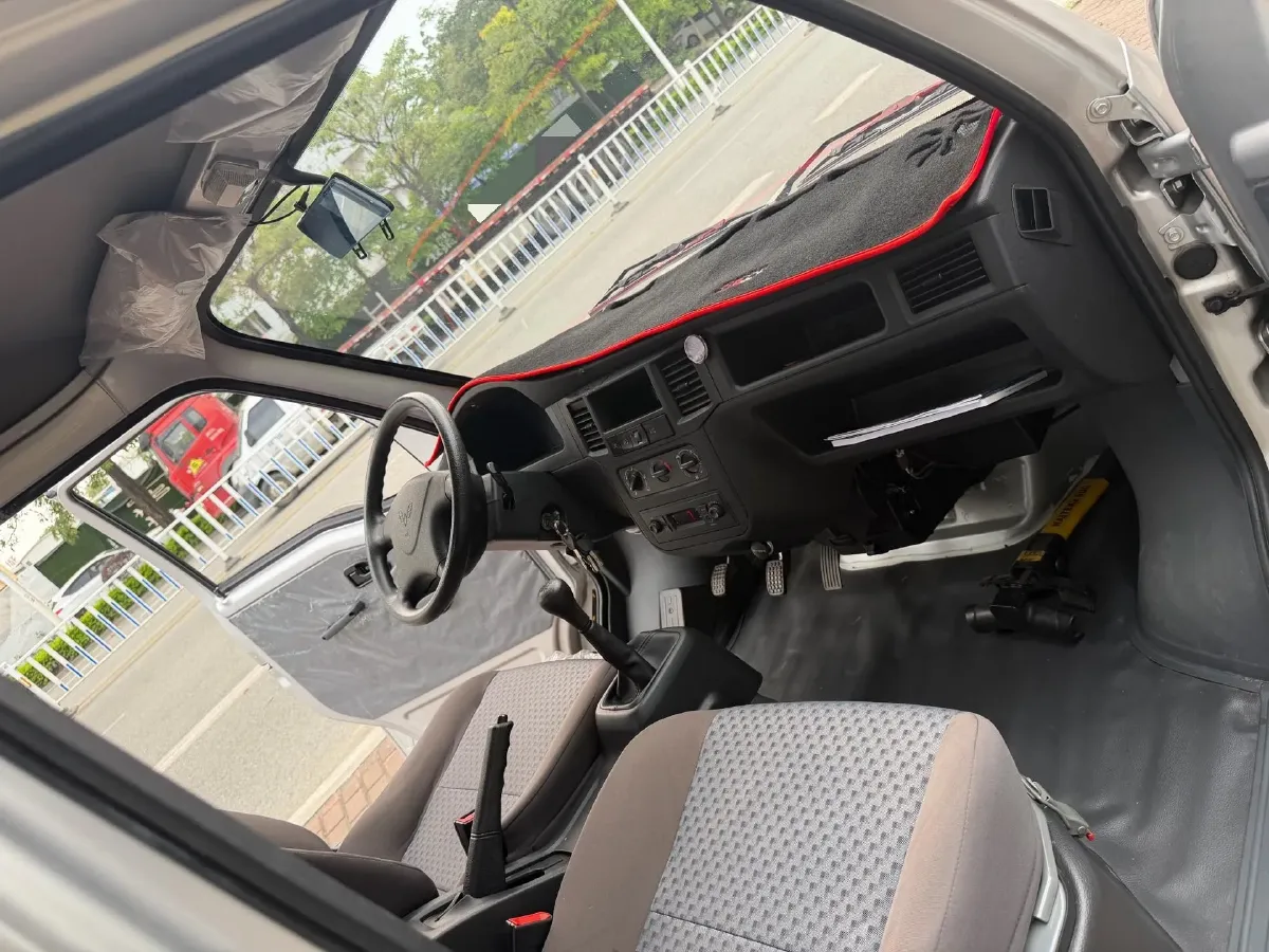 2023 WuLing ZhiGuang Mini Truck 1.5L 102HP L4 5MT,autocango,china used car exporter,china ev exporter,chinese used car exporter,chinese used ev exporter