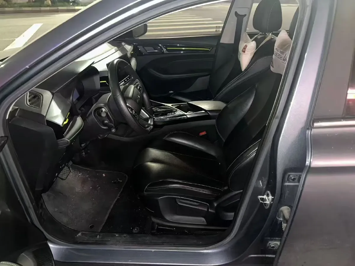 2021 Roewe i5 1.5L 120HP L4 CVT,autocango,china used car exporter,china ev exporter,chinese used car exporter,chinese used ev exporter