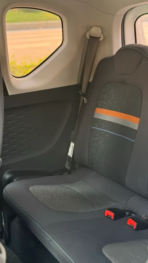 2020 WuLing HongGuang MINI EV BEV 9KWH,autocango,china used car exporter,china ev exporter,chinese used car exporter,chinese used ev exporter