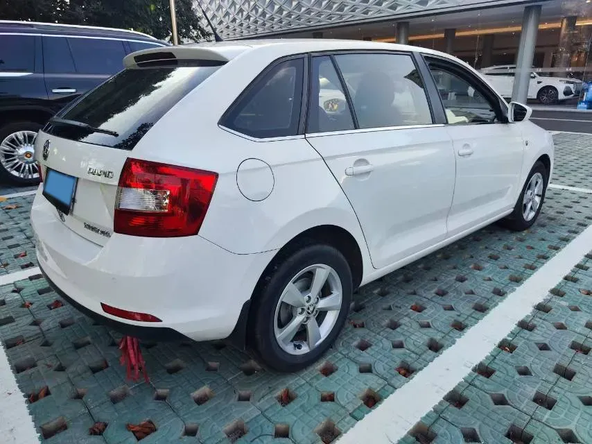 2019 Skoda Rapid Spaceback 1.5L 110HP L4 6AT,autocango,china used car exporter,china ev exporter,chinese used car exporter,chinese used ev exporter