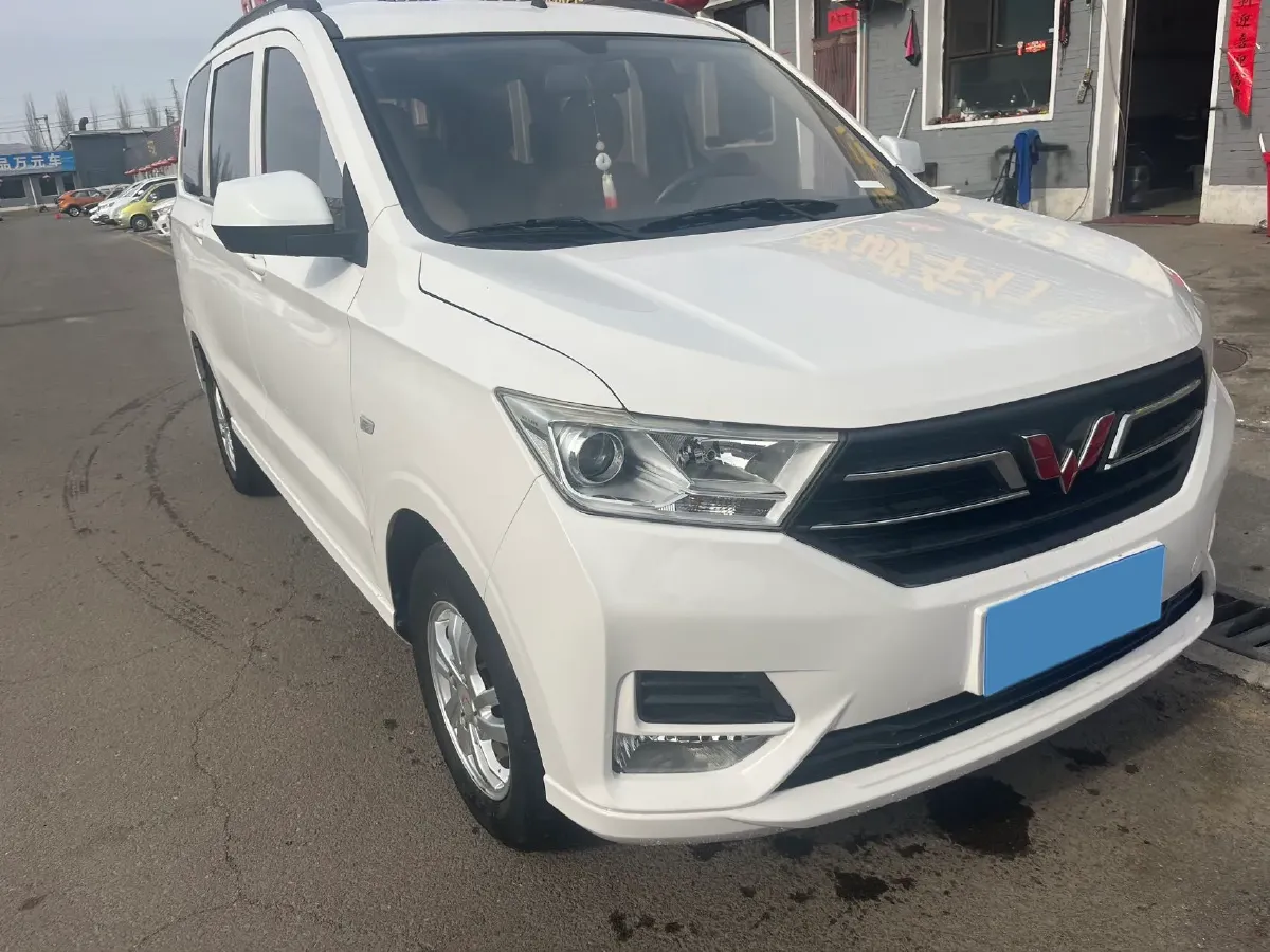 2019 WuLing HongGuang 1.5L 99HP L4 6MT,autocango,china used car exporter,china ev exporter,chinese used car exporter,chinese used ev exporter