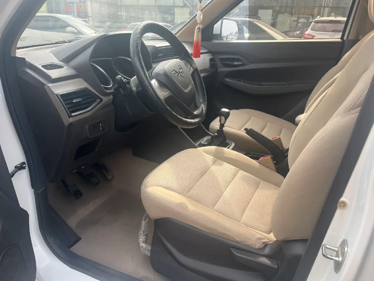 2019 WuLing HongGuang 1.5L 99HP L4 6MT,autocango,china used car exporter,china ev exporter,chinese used car exporter,chinese used ev exporter