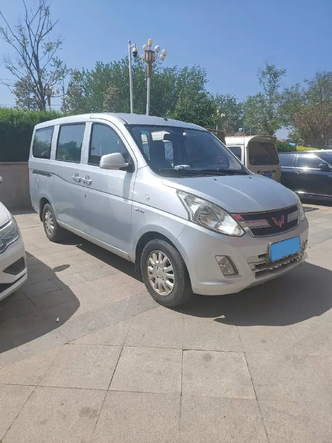 2016 WuLing RongGuang V 1.5L 112HP L4 5MT,autocango,china used car exporter,china ev exporter,chinese used car exporter,chinese used ev exporter
