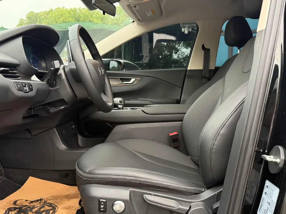 2024 HongQi E-QM5 BEV 60KWH,autocango,china used car exporter,china ev exporter,chinese used car exporter,chinese used ev exporter