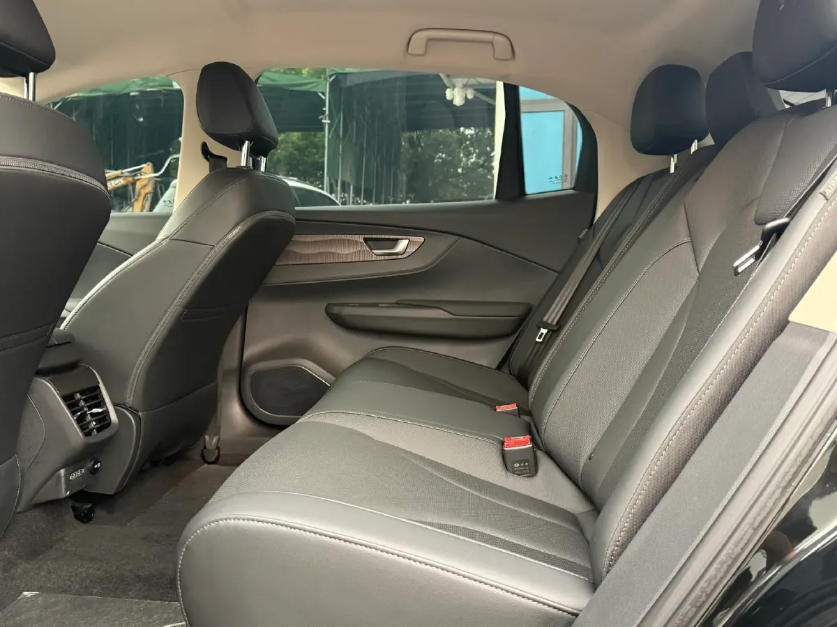 2024 HongQi E-QM5 BEV 60KWH,autocango,china used car exporter,china ev exporter,chinese used car exporter,chinese used ev exporter