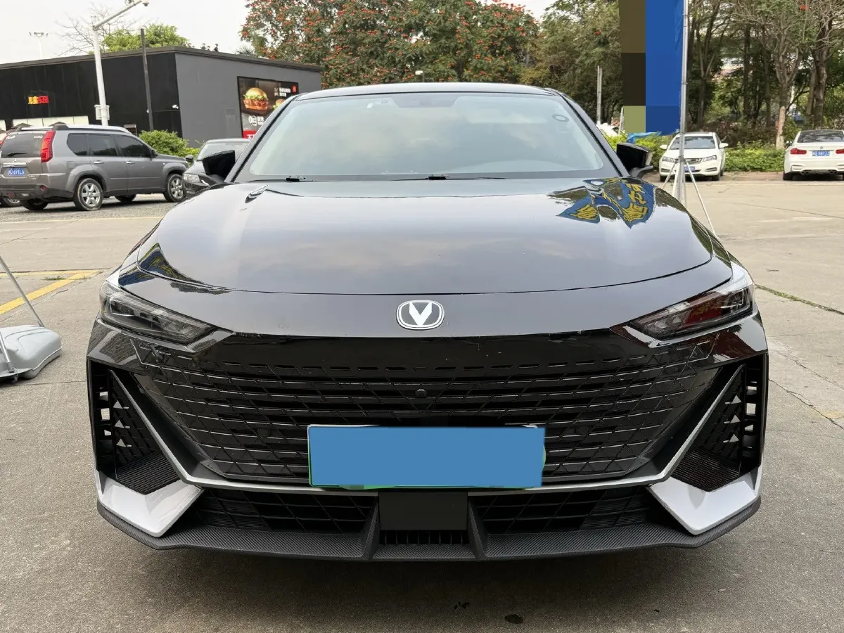 2023 ChangAn UNI-V iDD 1.5T 170HP L4 6TCT PHEV 18.4KWH,autocango,china used car exporter,china ev exporter,chinese used car exporter,chinese used ev exporter