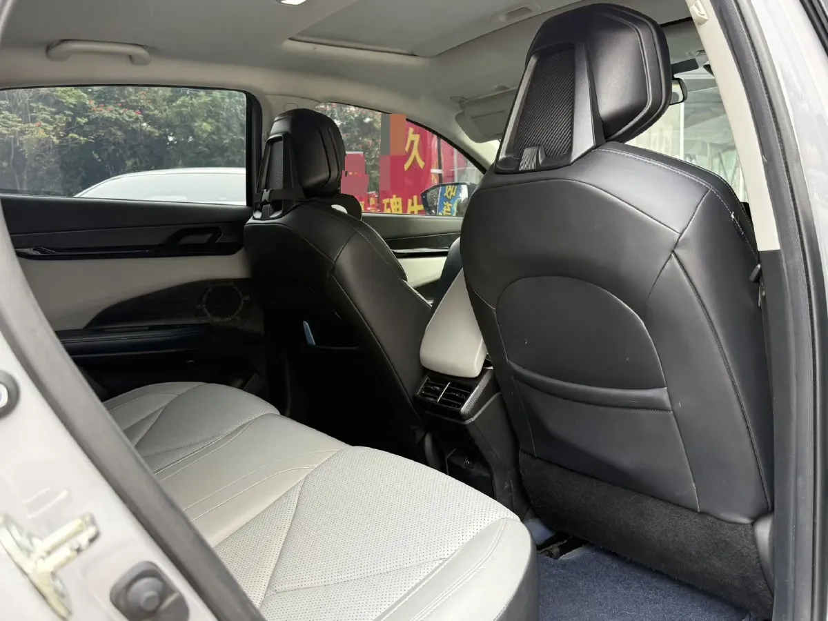 2023 ChangAn UNI-V iDD 1.5T 170HP L4 6TCT PHEV 18.4KWH,autocango,china used car exporter,china ev exporter,chinese used car exporter,chinese used ev exporter