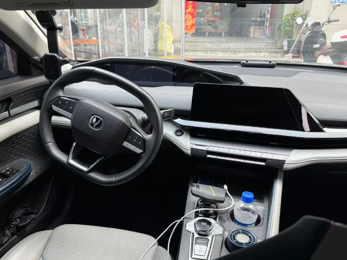 2023 ChangAn UNI-V iDD 1.5T 170HP L4 6TCT PHEV 18.4KWH,autocango,china used car exporter,china ev exporter,chinese used car exporter,chinese used ev exporter