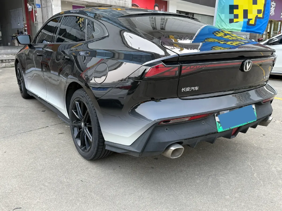 2023 ChangAn UNI-V iDD 1.5T 170HP L4 6TCT PHEV 18.4KWH,autocango,china used car exporter,china ev exporter,chinese used car exporter,chinese used ev exporter