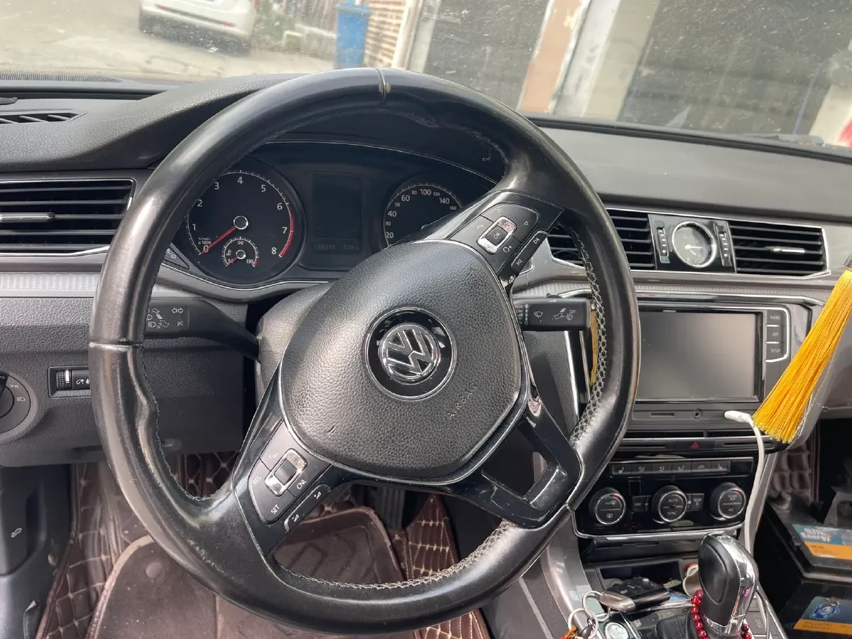 2017 Volkswagen Passat 1.8T 180HP L4 7DCT,autocango,china used car exporter,china ev exporter,chinese used car exporter,chinese used ev exporter