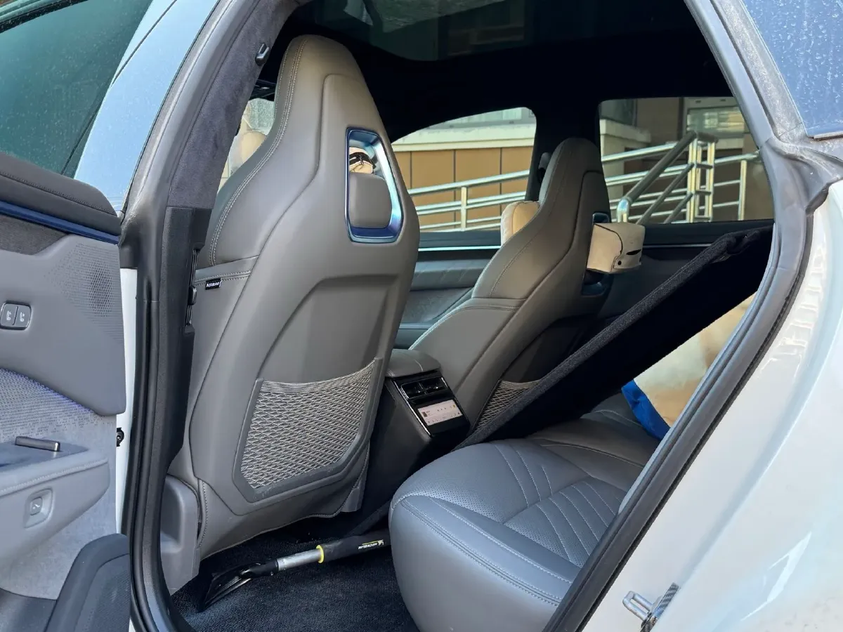 2024 Zeekr 001 BEV 100KWH,autocango,china used car exporter,china ev exporter,chinese used car exporter,chinese used ev exporter