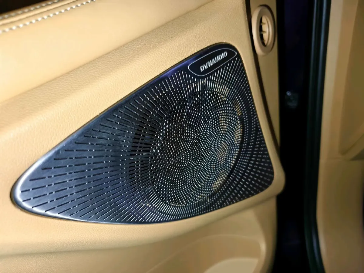 2022 Voyah Dream 1.5T 136HP L4 PHEV 25.57KWH,autocango,china used car exporter,china ev exporter,chinese used car exporter,chinese used ev exporter